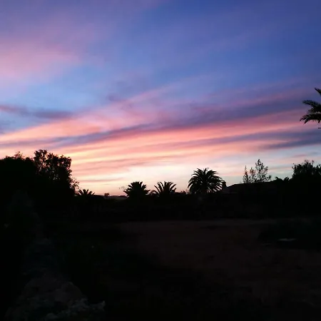 La Oliva Inn بيت شباب